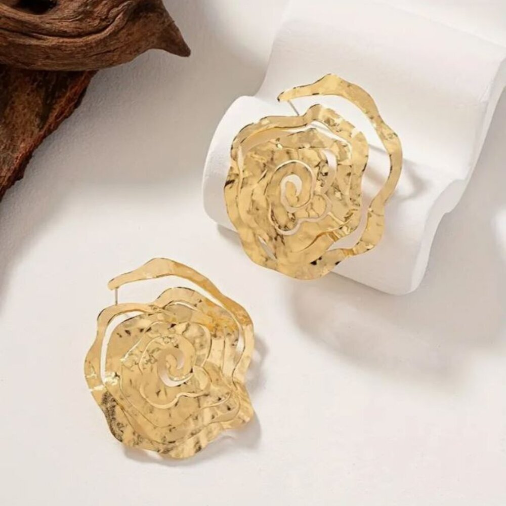 NEW Hammered Gold Huge Swirl Statement Earrings - Picture 4 of 5